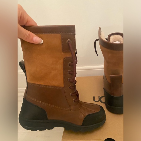 Almost new! Kids, UGG, boot size one youth unisex butte - Picture 4 of 8